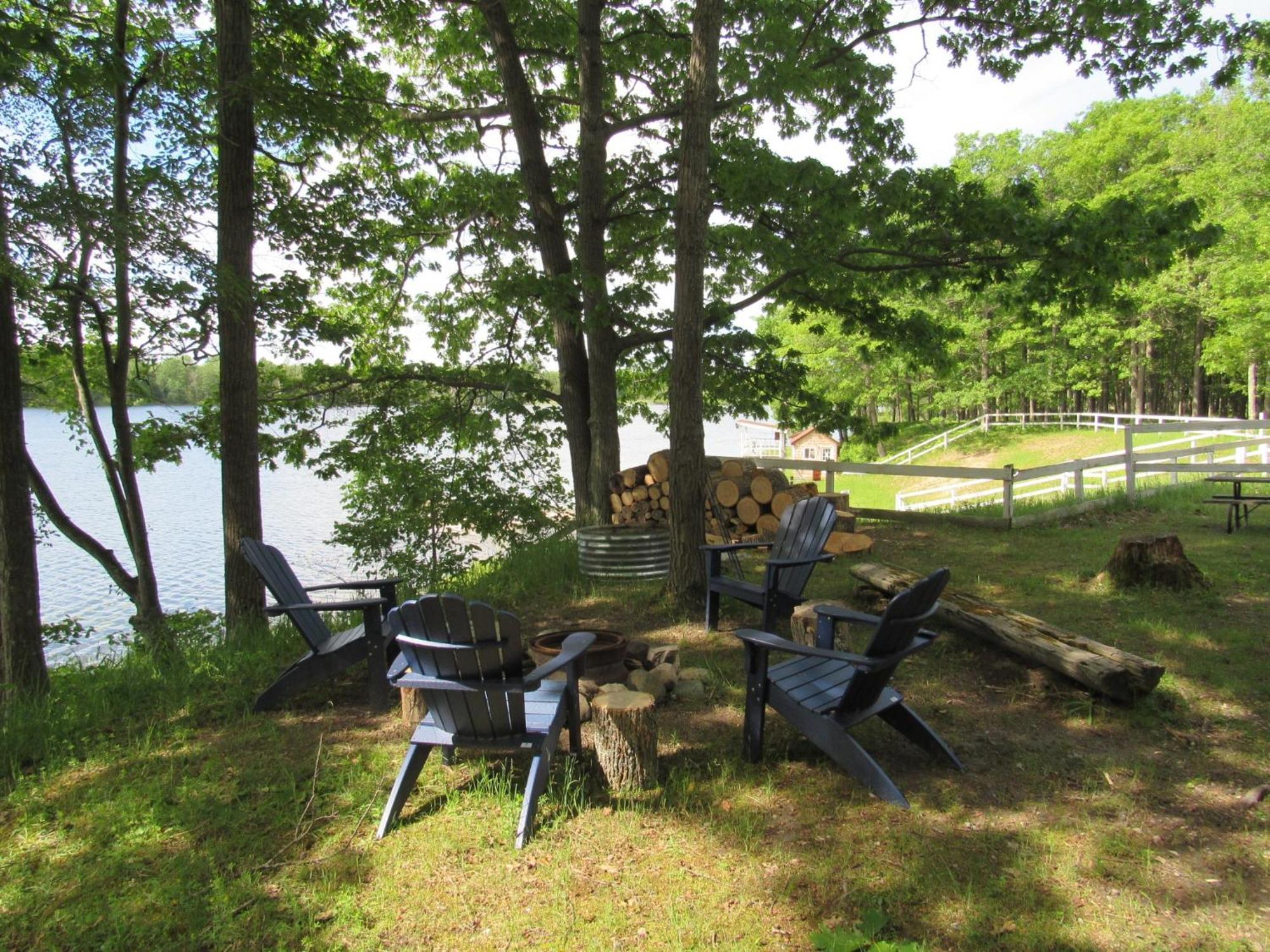 Lake House Lodge Lupton Экстерьер фото