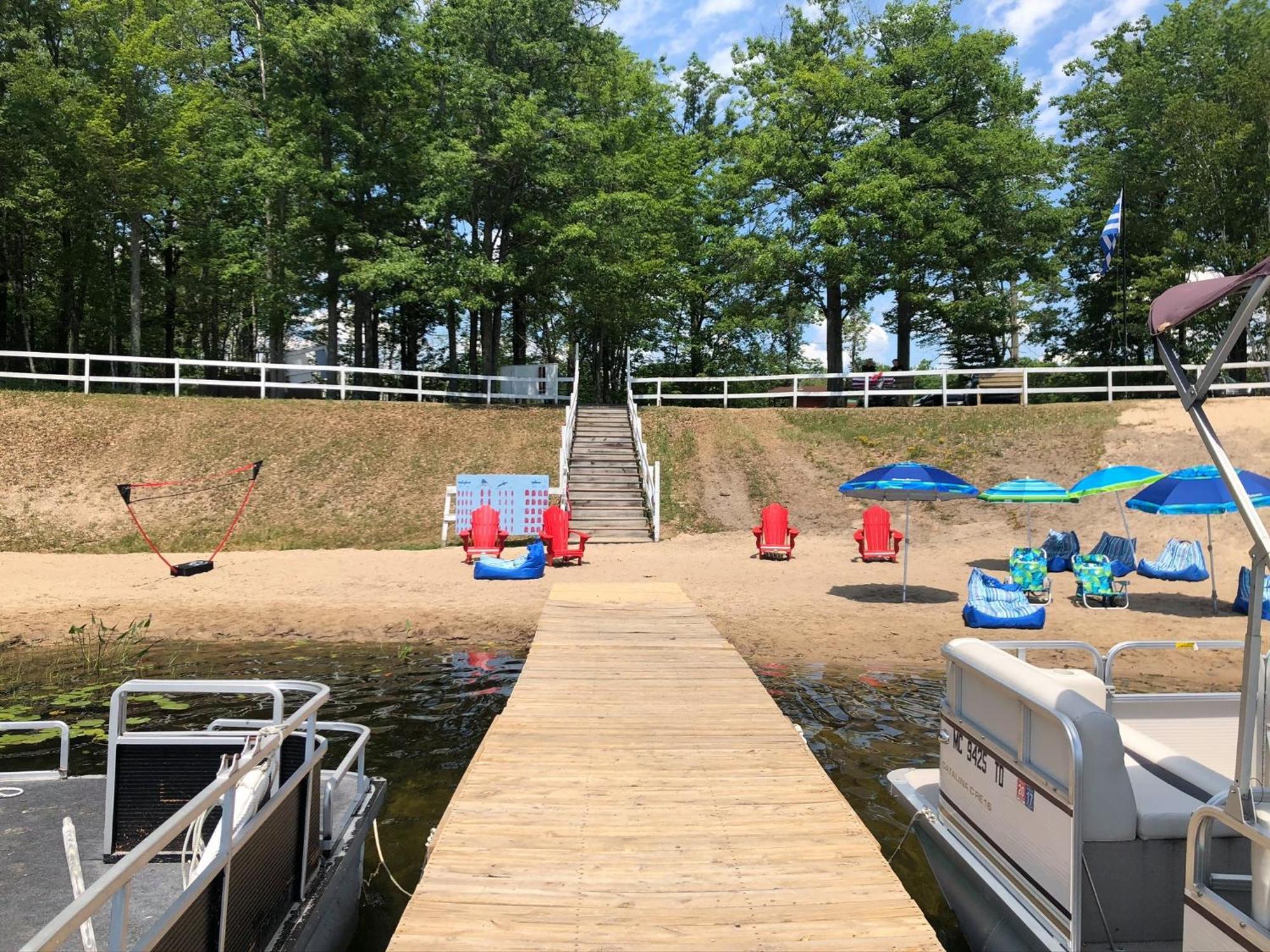 Lake House Lodge Lupton Экстерьер фото